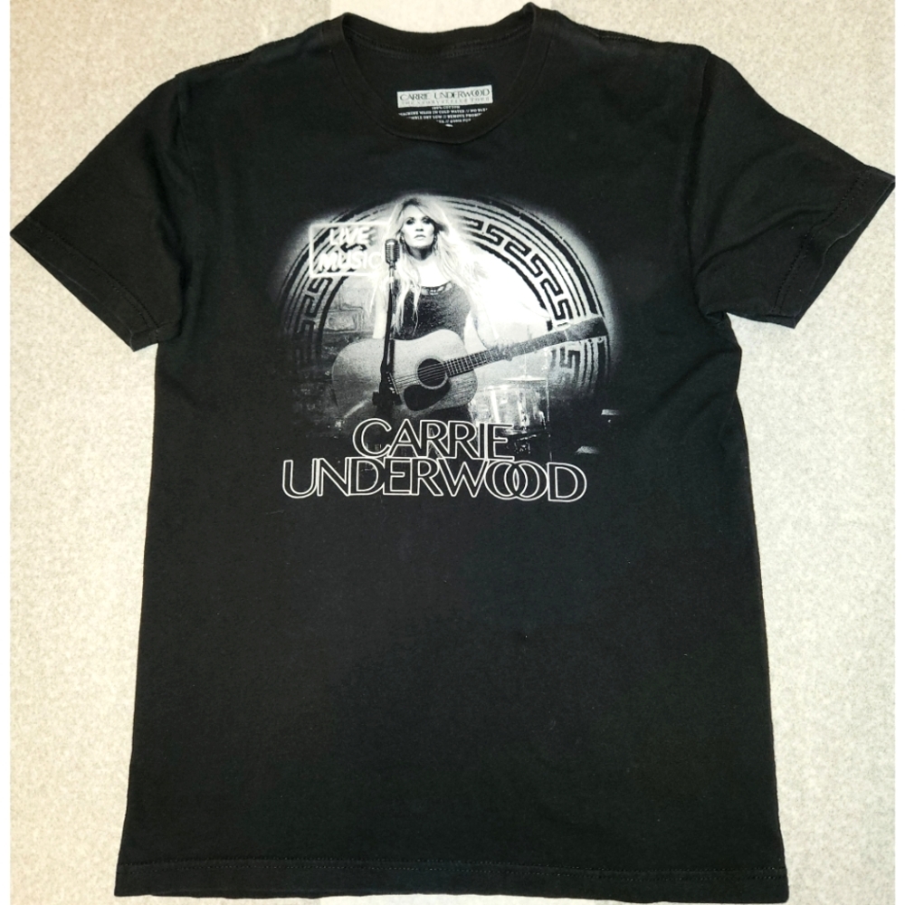 Carrie Underwood The Storyteller  tour concert tee-shirt